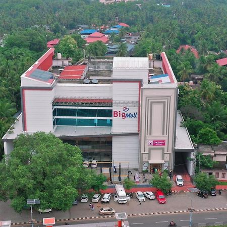 Hotel Bigmall Residency Kannangad Exteriér fotografie