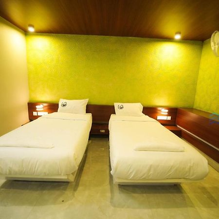 Hotel Bigmall Residency Kannangad Exteriér fotografie