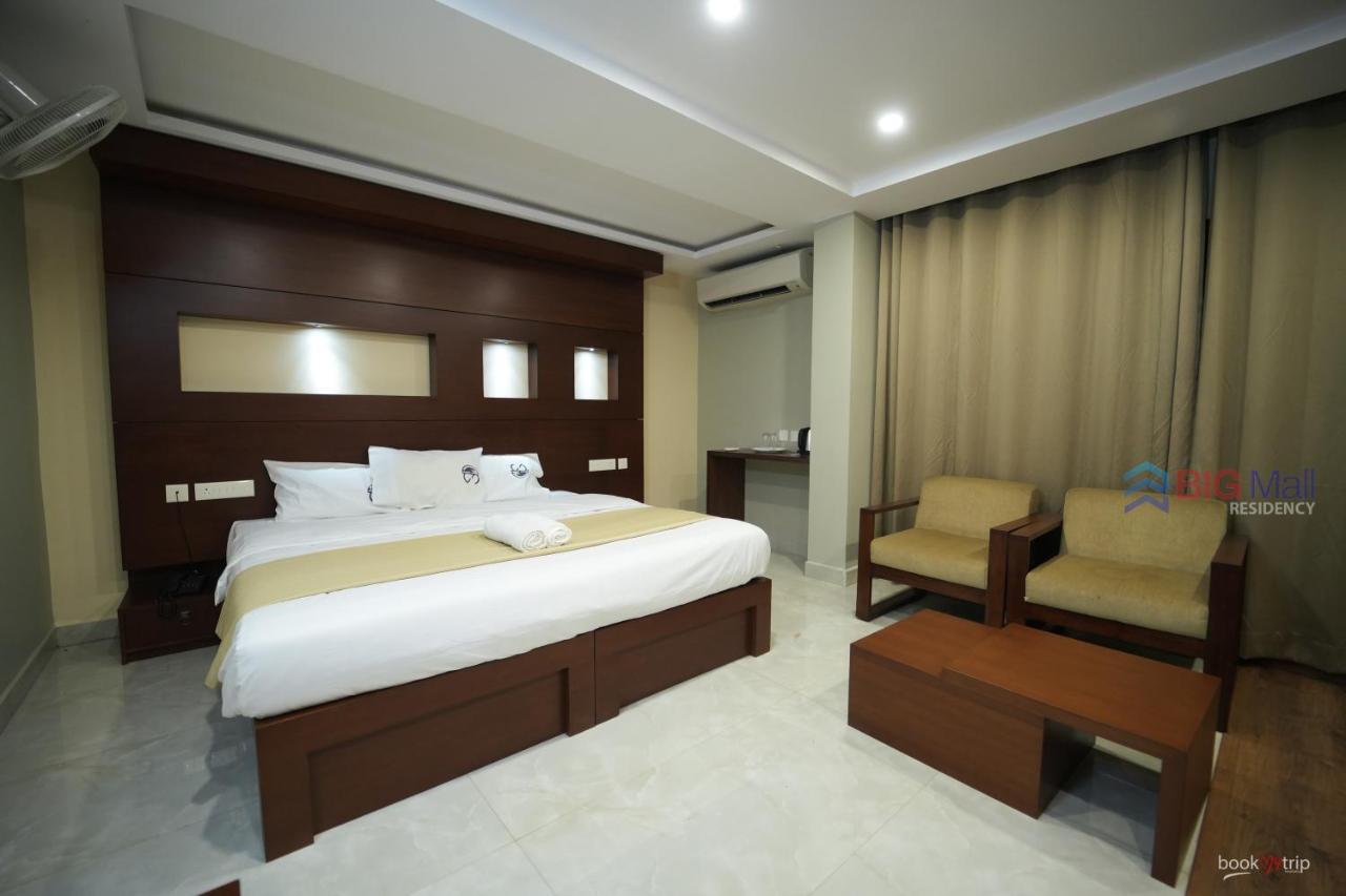 Hotel Bigmall Residency Kannangad Exteriér fotografie